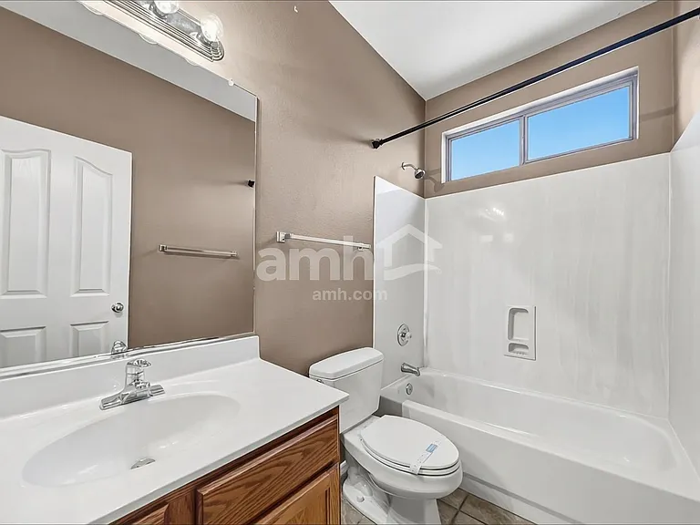 2150 E Bellerive Pl — Photo 14