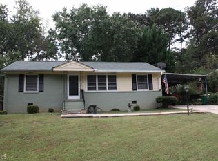 1089 N Parkwood Dr, Forest Park, GA