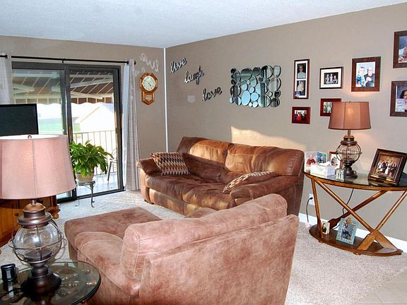 3rd image of 3201 Emerson St APT 219