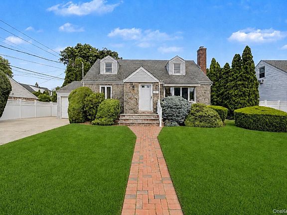 2nd image of 1753 Maurice Avenue