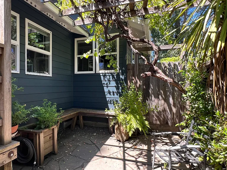 255 S Humboldt St #A — Photo 2
