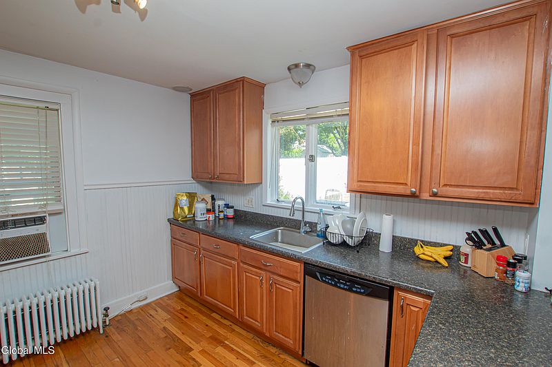 4th image of 26 Center View Drive