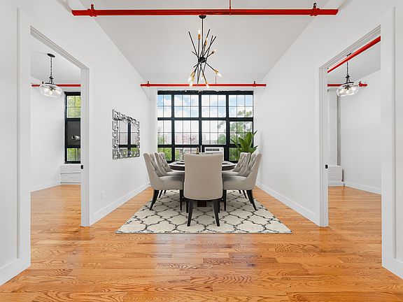 4th image of 248 McKibbin St #3J