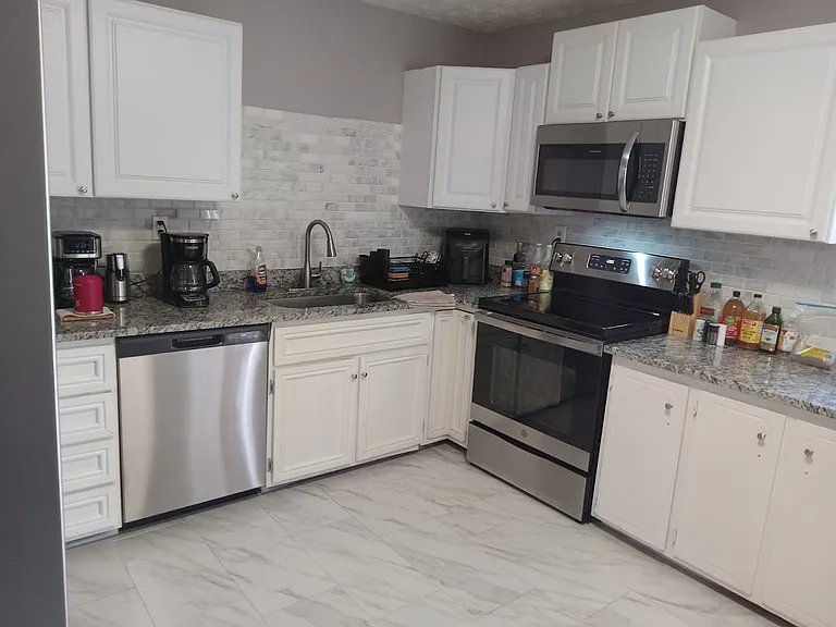 409-411 Bonnie Brae Dr — Photo 3