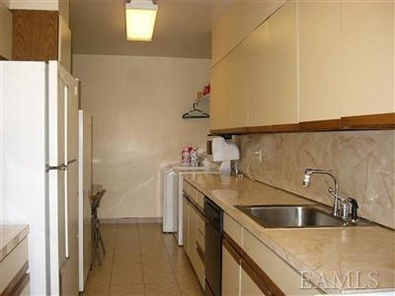 4th image of 3725 Henry Hudson Pkwy W Unit 9D