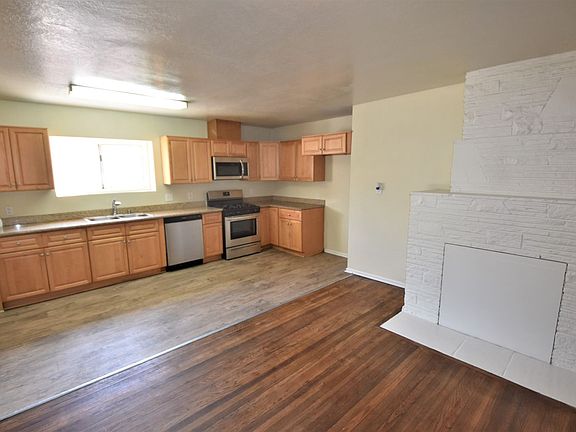 5th image of 1240 N Sultana Ave