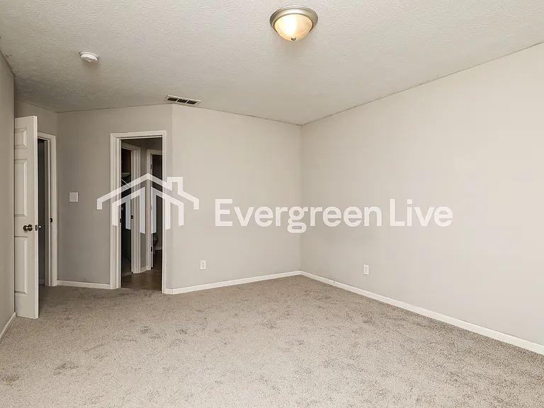 1921 Lisa Walk Dr — Photo 7