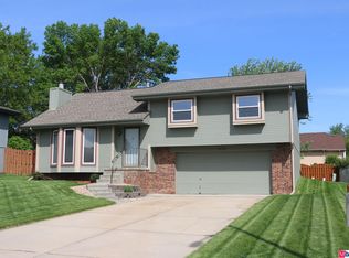 12128 Wirt St, Omaha, NE 68164