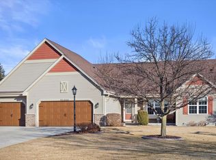 N42W22645 Brighton Ct, Pewaukee, WI 53072