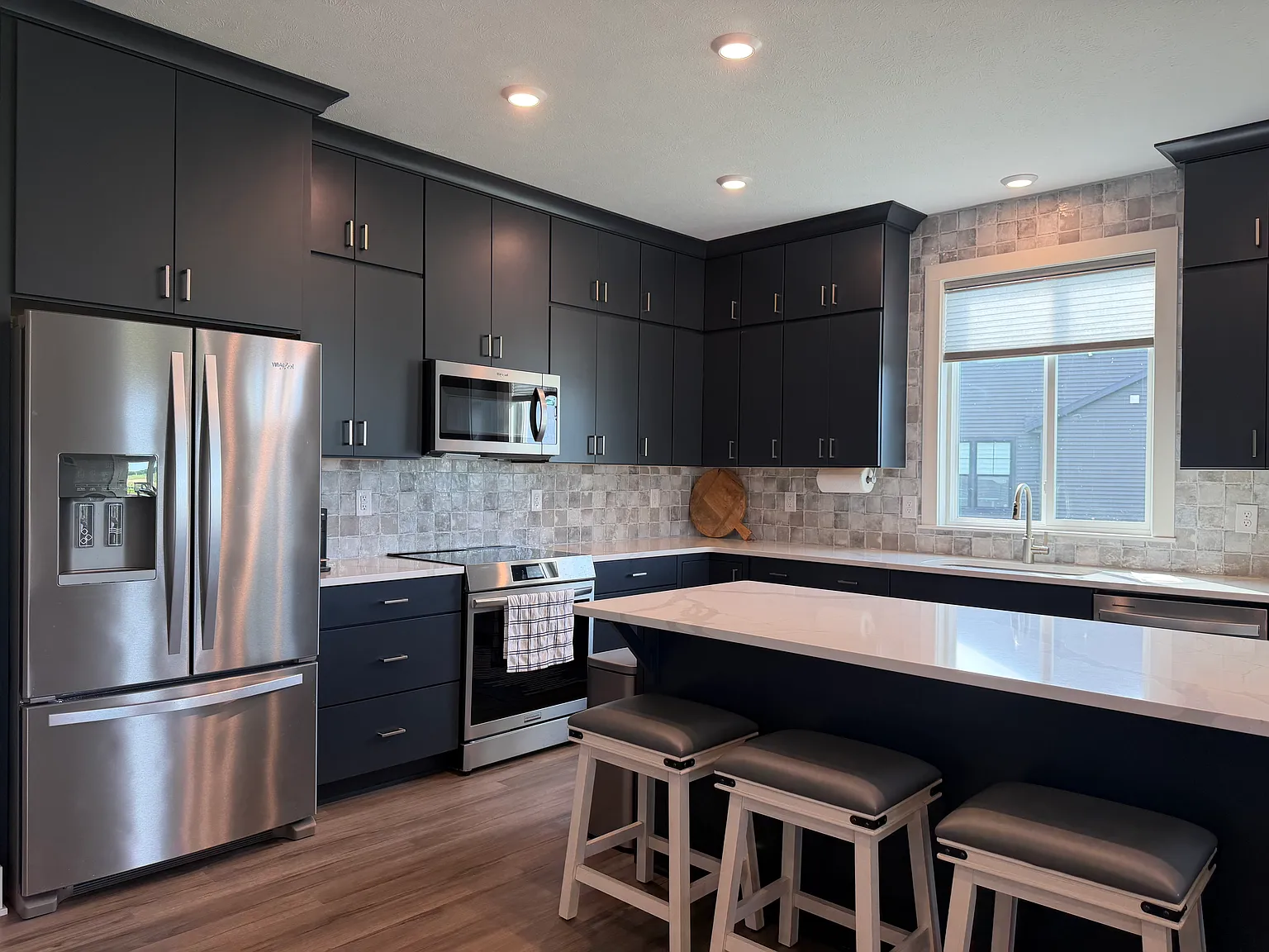 2 bed, 1706 sqft, $3,500 — Photo 2