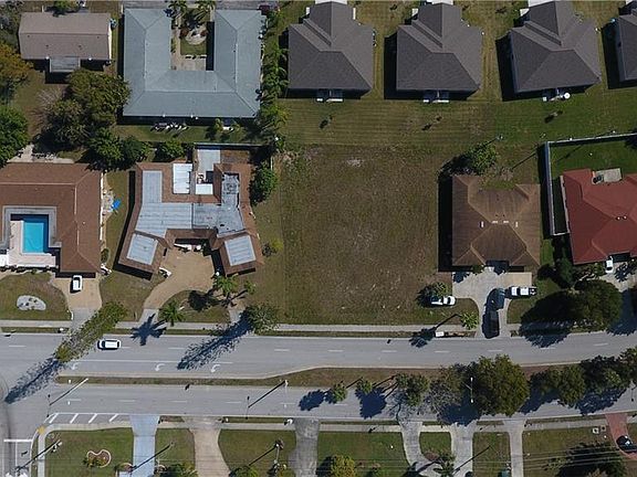 4th image of 3625 Country Club Blvd