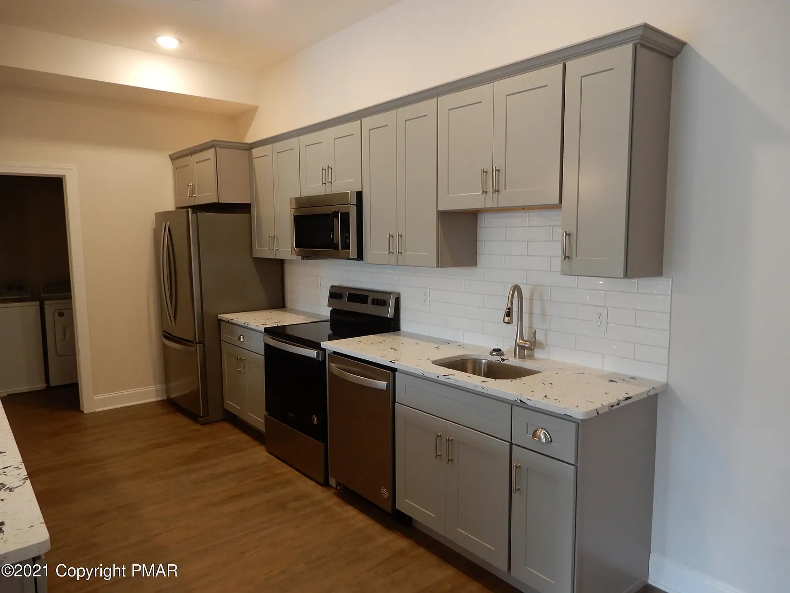 2 bed, 1200 sqft, $1,995 — Photo 4