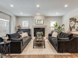 17740 Valley Cove Ct, Deephaven, MN 55391