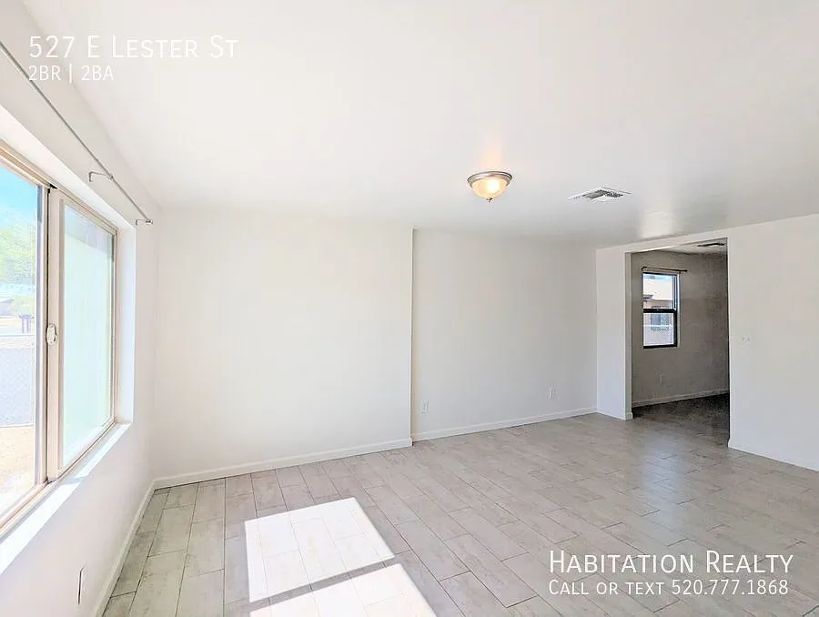 Beautifully remodeled 2bed/2bath, near U of A, PCC & Banner! — Photo 3