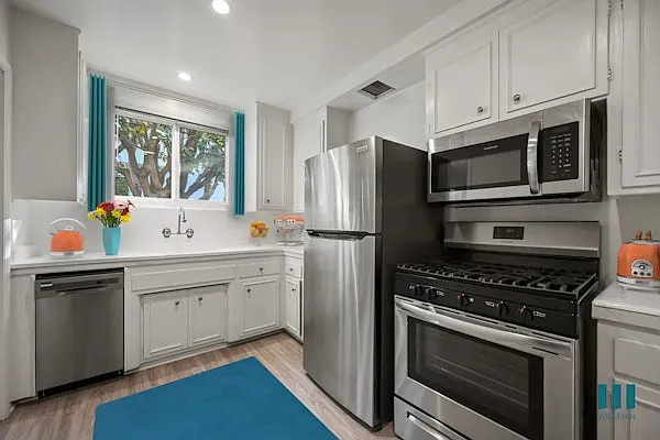 605 Barrington by Wiseman