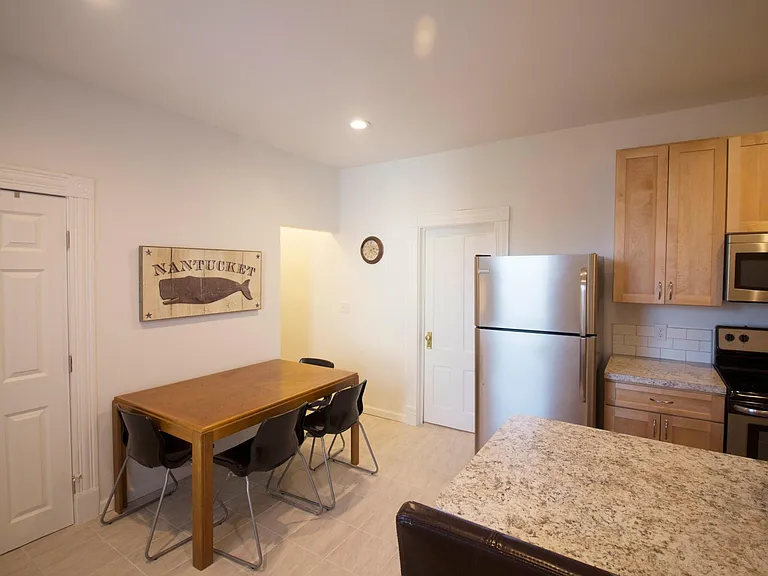 74 Oak St #B — Photo 13