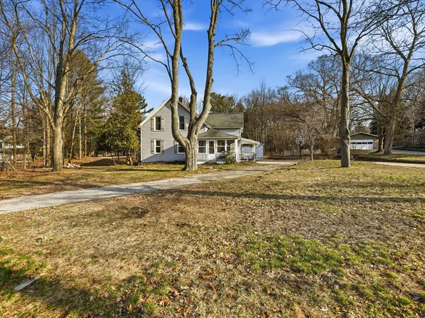 17839 N Shore Rd, Spring Lake, MI 49456