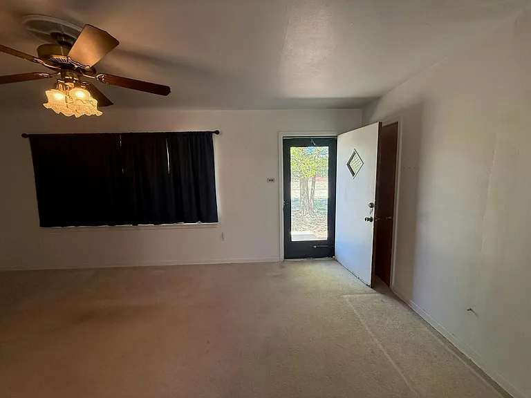 107 Avenue G — Photo 14