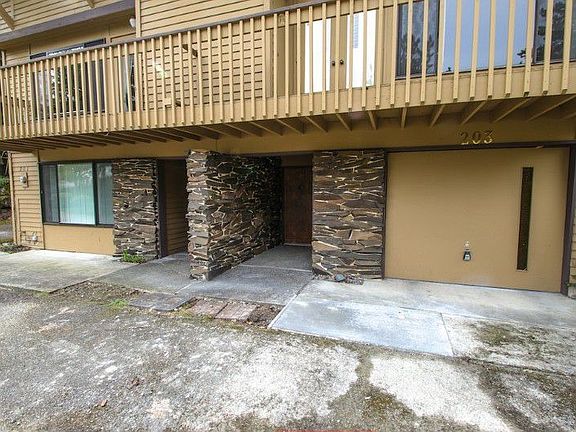 3rd image of 203 168th Ave NE
