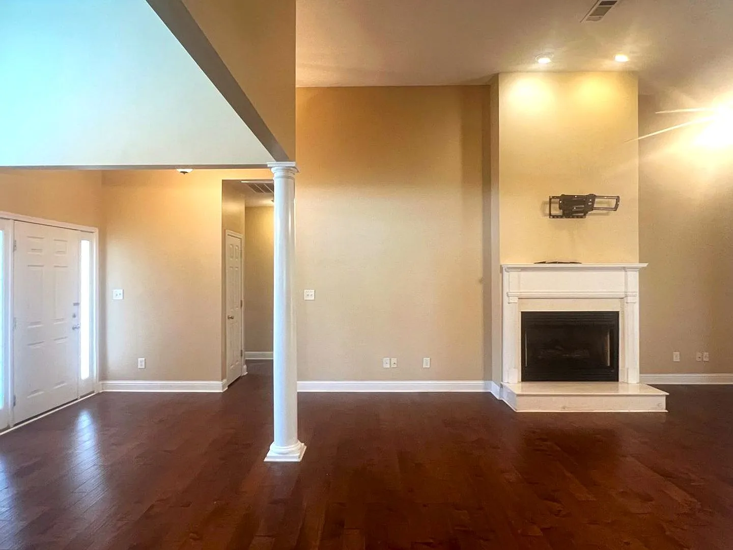 Great Home Convenient to Downtown and I-75 — Photo 4