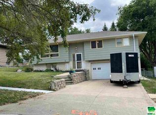 5704 Hayworth Ave, Sioux City, IA 51106