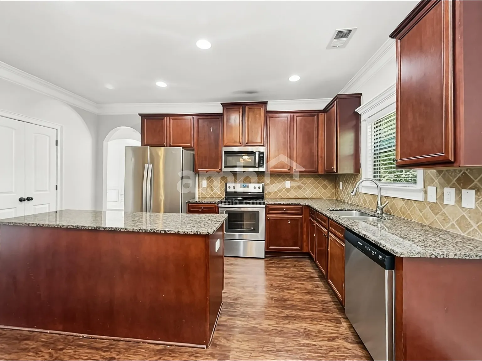 5 bed, 3.5 bath, 2982 sqft, $2,805 — Photo 3