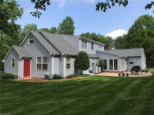 171 Berry Mountain Ln, Wilkesboro, NC 28697