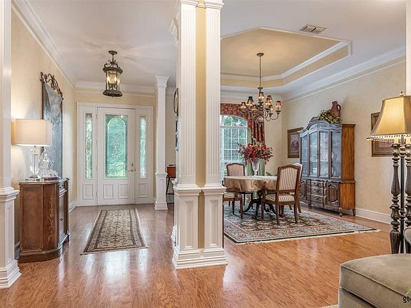 5th image of 11840 Smallwood Dr