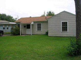 3250 Elm Ave, Groves, TX 77619