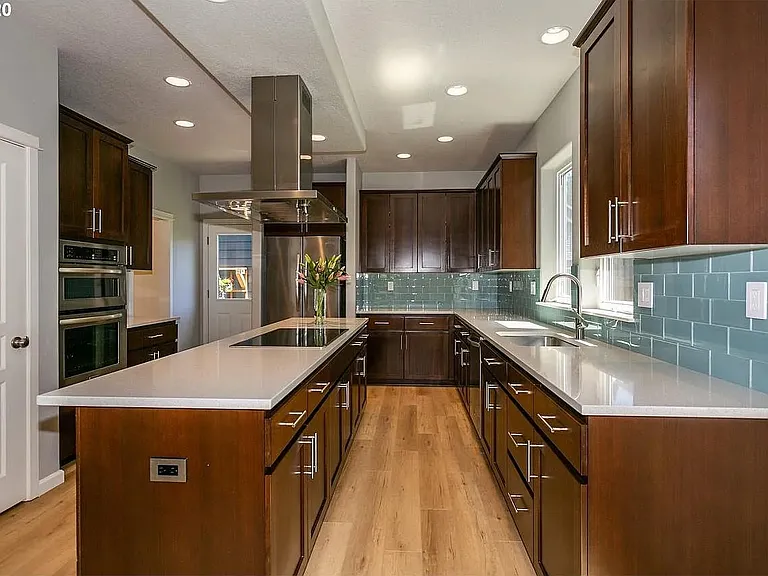 153 NE Porto Way — Photo 28