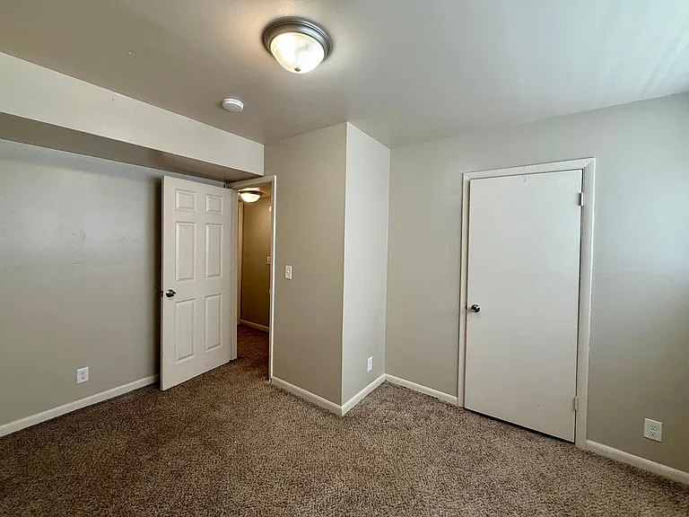 2424 W Savannah St — Photo 12