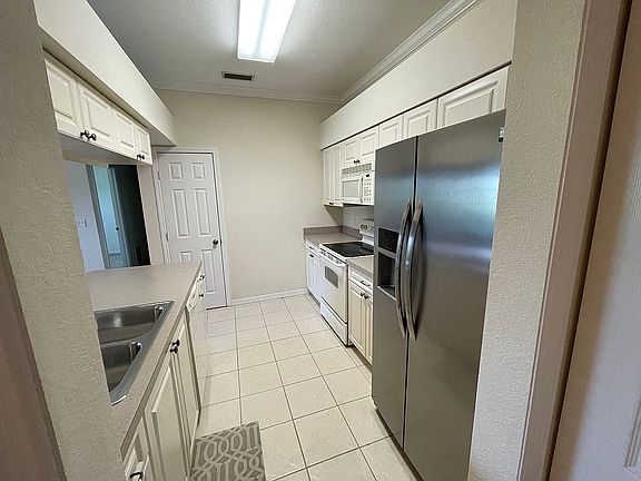 4th image of 1405 Eagle Pond Dr