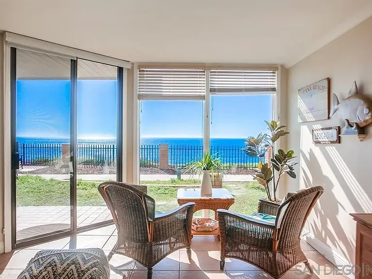 190 Del Mar Shores Ter #11 — Photo 2