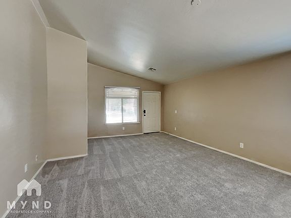 3rd image of 36590 W San Clemente St