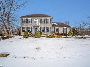 158 Thatcher Rd, Frenchtown, NJ 08825