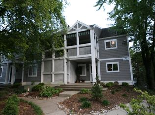 20 Lake Ave, Louisville, KY