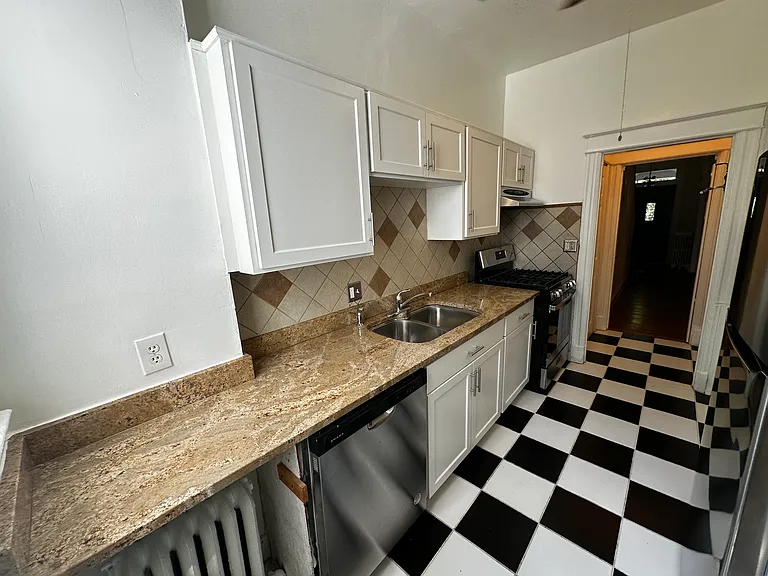 1223 F St NE — Photo 20
