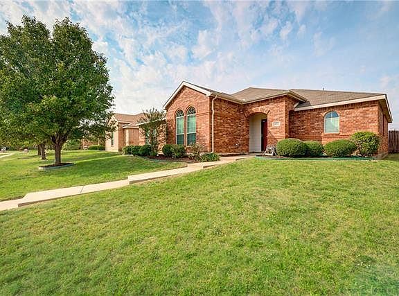 2nd image of 2612 Loch Wood Dr