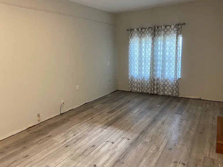 617 Loch Ln — Photo 34
