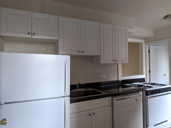 5th image of 1200 W Wellington Ave #2-1202