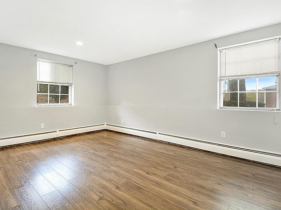 4th image of 261 Boston Post Rd E APT 2