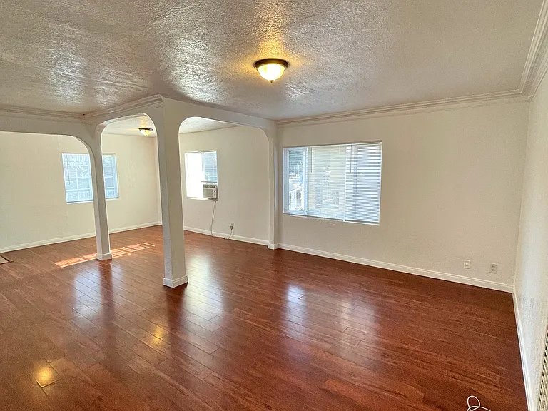 9037 Cattaraugus Ave — Photo 11