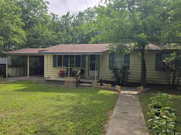 109 Adams St S, Mena, AR 71953