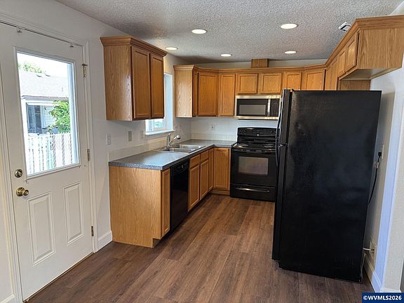 4th image of 954 Jessica Ct SE