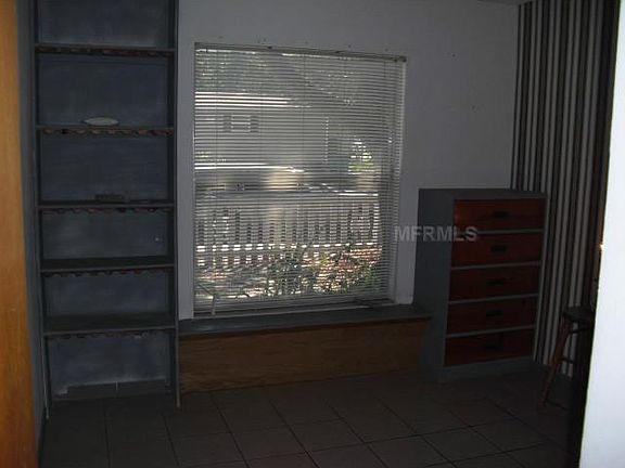 3rd image of 900 N Grant St