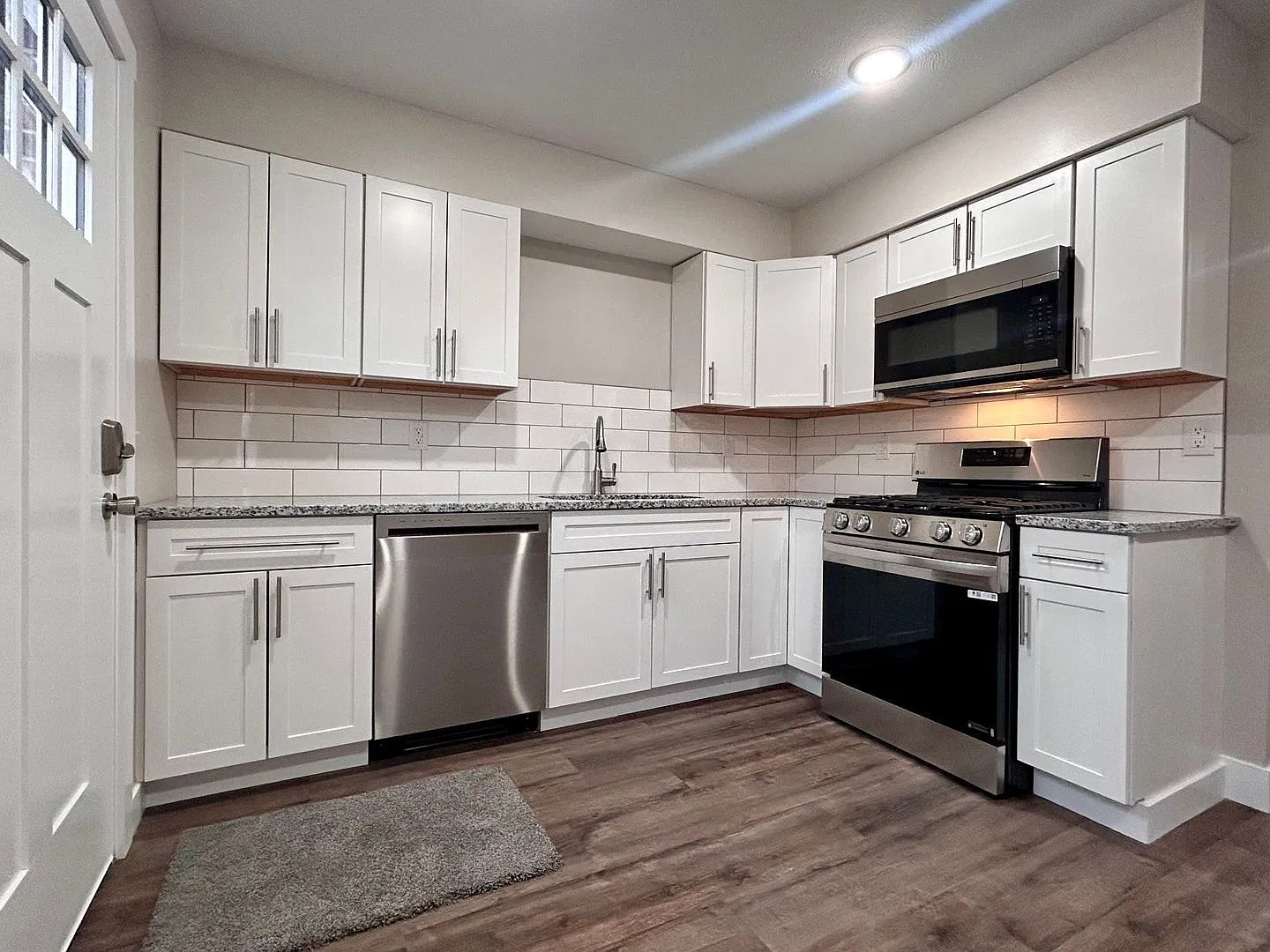 2 bed, 1.5 bath, 1100 sqft, $1,400 — Photo 1