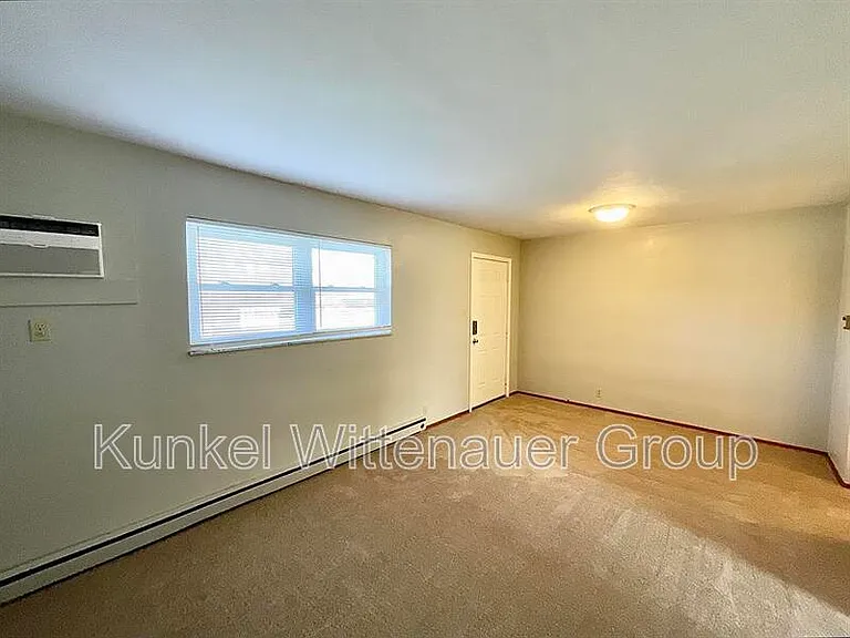 9940-7 Old Lincoln Trl — Photo 2