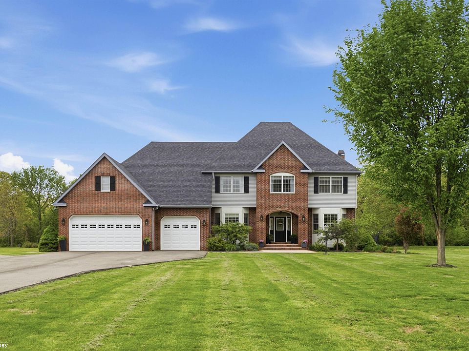 1st image of 3297 Country Club Ln