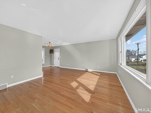 5th image of 263 Purdy Road