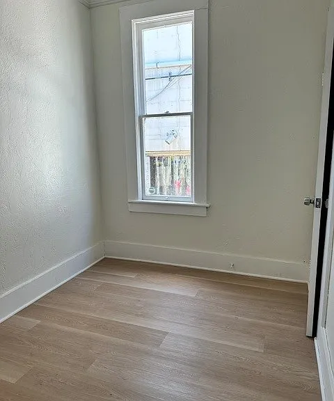 261 Irving Ave — Photo 13